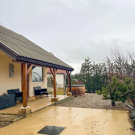 ヴィラ Xenos Loft Karakter *